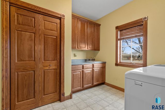 6308 S Grand Prairie Dr Drive, Sioux Falls, SD 57108