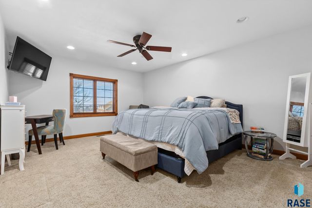 6308 S Grand Prairie Dr Drive, Sioux Falls, SD 57108