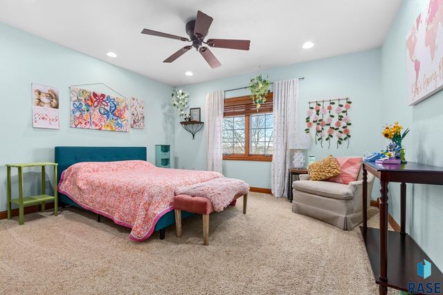 6308 S Grand Prairie Dr Drive, Sioux Falls, SD 57108