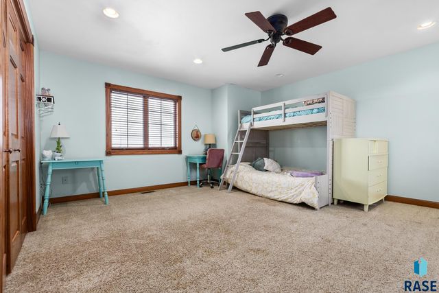 6308 S Grand Prairie Dr Drive, Sioux Falls, SD 57108