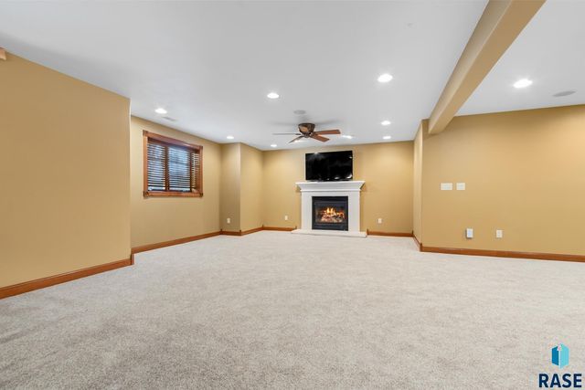 6308 S Grand Prairie Dr Drive, Sioux Falls, SD 57108