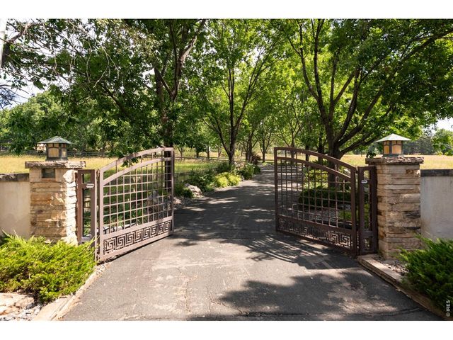 7009 Rozena Dr, Longmont, CO 80503