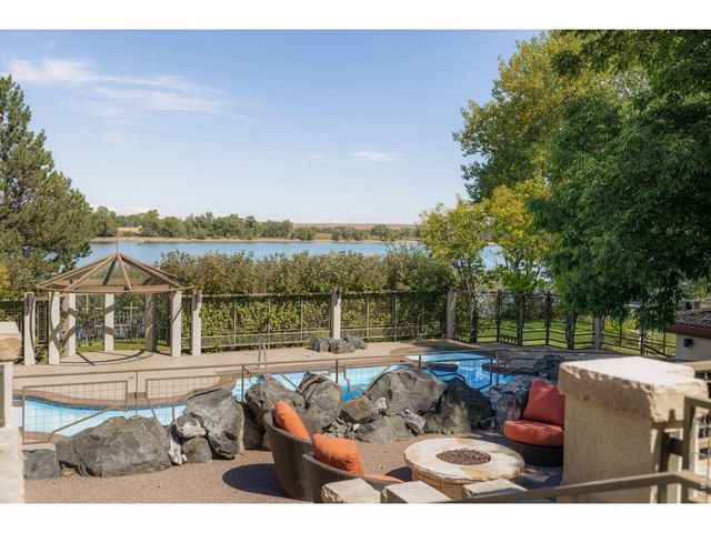 7009 Rozena Dr, Longmont, CO 80503