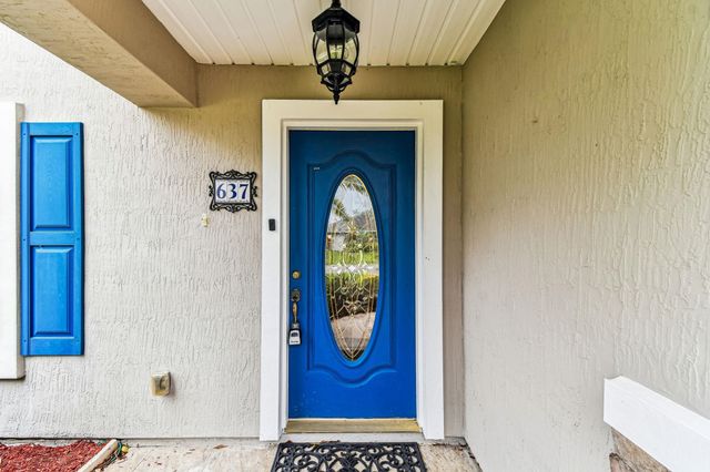 637 Mackenzie Cir, St Augustine, FL 32092