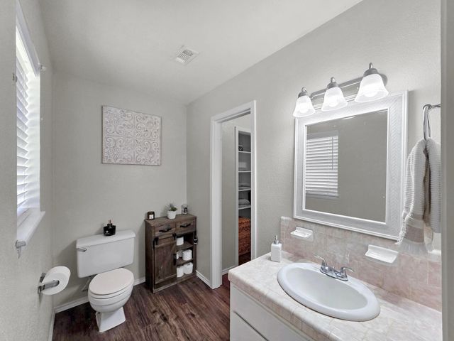 64 Cr 4010, Dayton, TX 77535