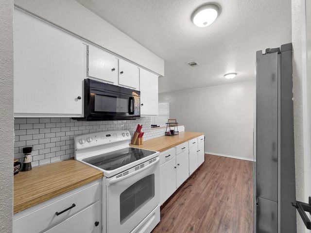 64 Cr 4010, Dayton, TX 77535