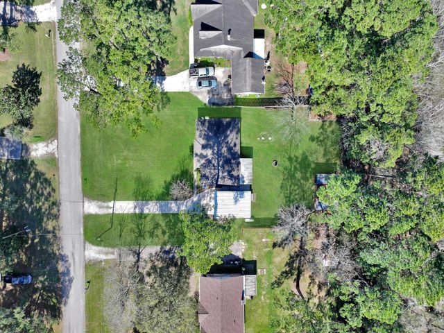 64 Cr 4010, Dayton, TX 77535