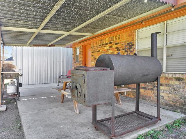 64 Cr 4010, Dayton, TX 77535