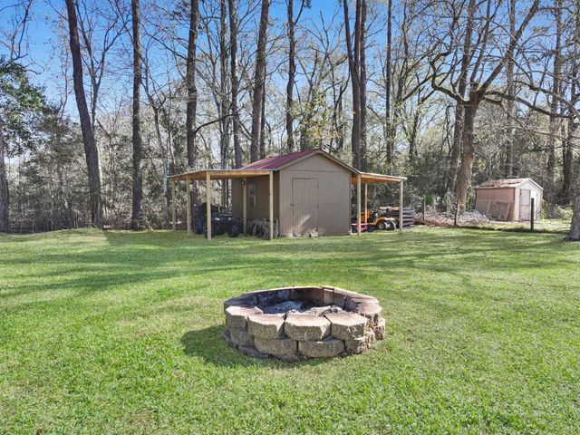 64 Cr 4010, Dayton, TX 77535