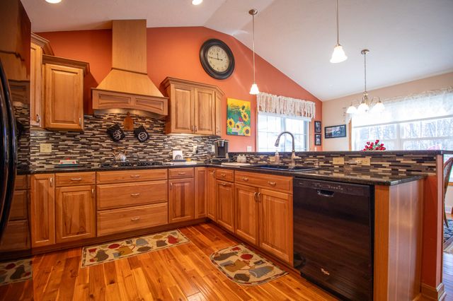 179 LAKE HAVEN Court, Erie, PA 16511