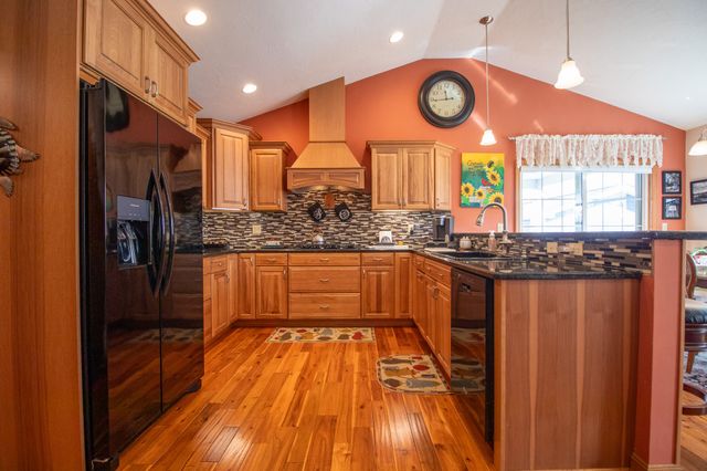 179 LAKE HAVEN Court, Erie, PA 16511