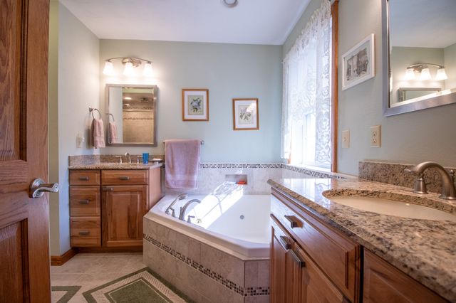 179 LAKE HAVEN Court, Erie, PA 16511