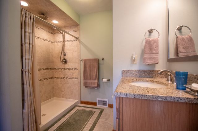 179 LAKE HAVEN Court, Erie, PA 16511