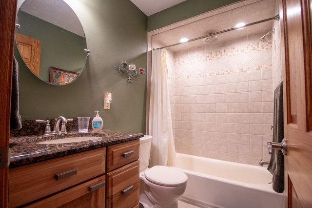 179 LAKE HAVEN Court, Erie, PA 16511