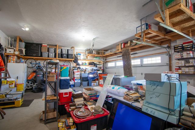 179 LAKE HAVEN Court, Erie, PA 16511