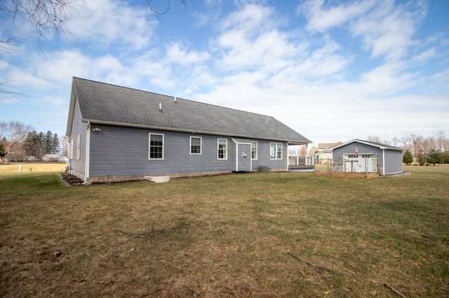 179 LAKE HAVEN Court, Erie, PA 16511