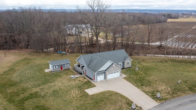 179 LAKE HAVEN Court, Erie, PA 16511