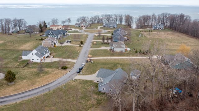 179 LAKE HAVEN Court, Erie, PA 16511