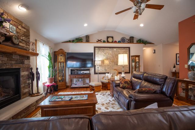 179 LAKE HAVEN Court, Erie, PA 16511