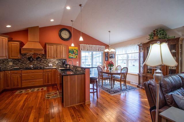 179 LAKE HAVEN Court, Erie, PA 16511