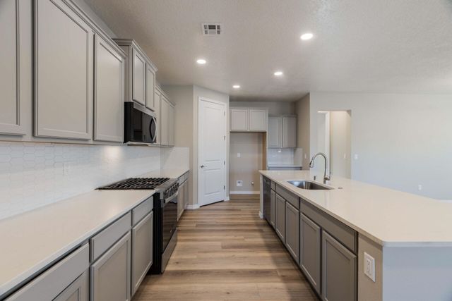 6923 Ava Road NE, Rio Rancho, NM 87144