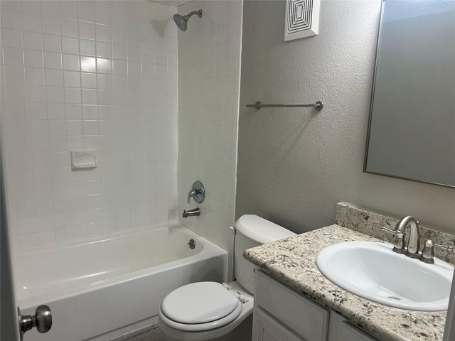 6601 Sands Point Drive 69, Houston, TX 77074