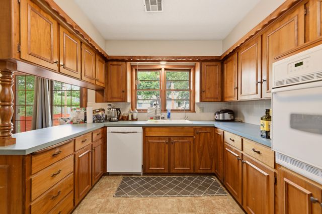 2805 N Richmond Avenue, Wichita, KS 67204