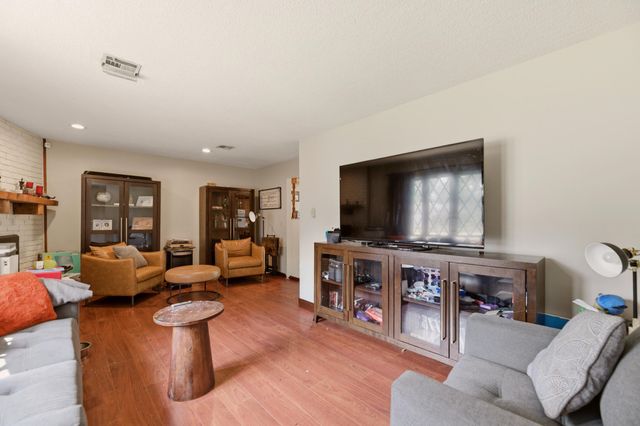 2805 N Richmond Avenue, Wichita, KS 67204