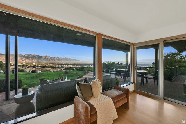 828 N EASTCAPITOL BLVD, Salt Lake City, UT 84103