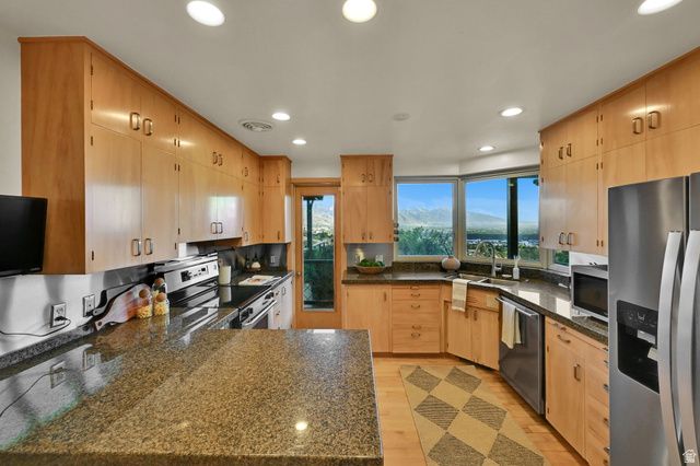 828 N EASTCAPITOL BLVD, Salt Lake City, UT 84103