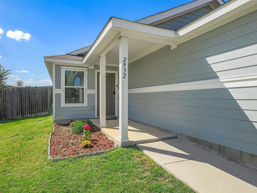 2932 Dora Drive, Fort Worth, TX 76119 — photo 3