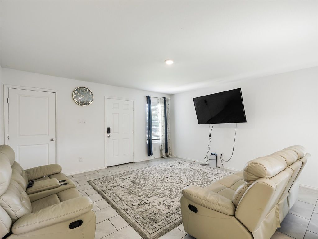 2932 Dora Drive, Fort Worth, TX 76119 — photo 4