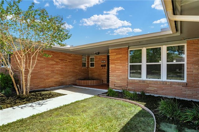 429 Montclair Dr, Corpus Christi, TX 78412