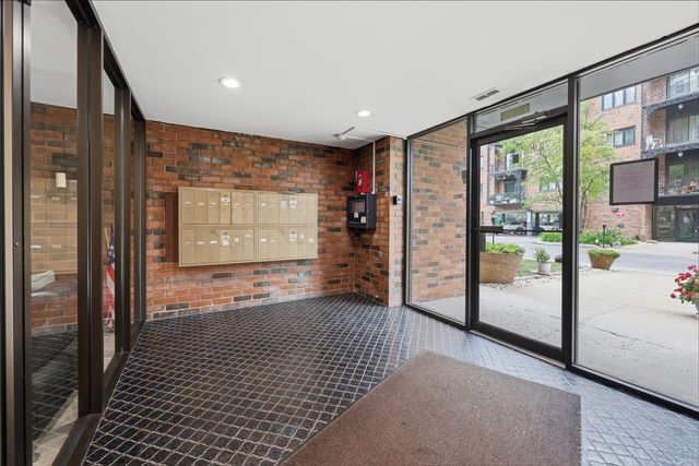 9332 Landings Lane 506, Des Plaines, IL 60016