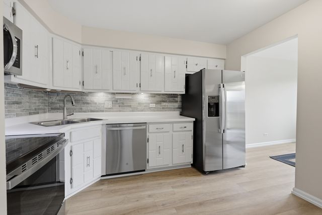 9332 Landings Lane 506, Des Plaines, IL 60016