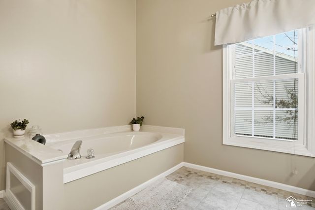 830 Kings Park Road, Monroe Twp, MI 48161