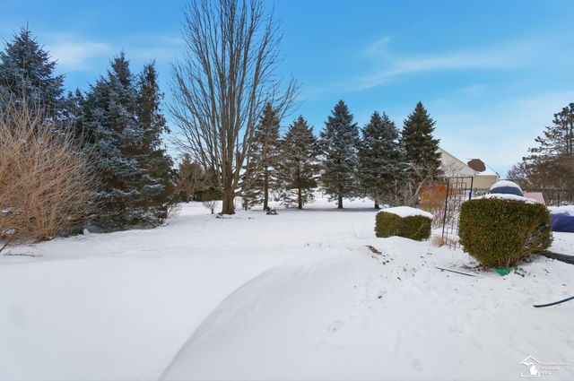 830 Kings Park Road, Monroe Twp, MI 48161