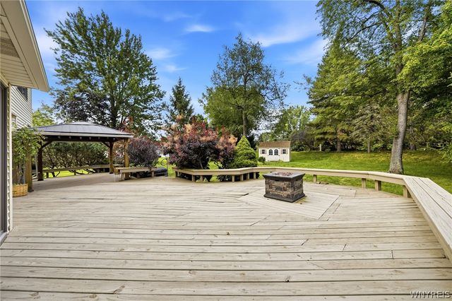 66 Windsong Court, Amherst, NY 14051