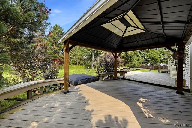 66 Windsong Court, Amherst, NY 14051