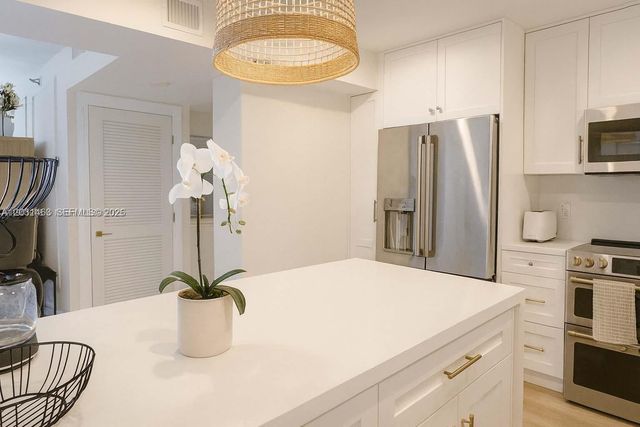 8877 Collins Ave PH-8, Surfside, FL 33154