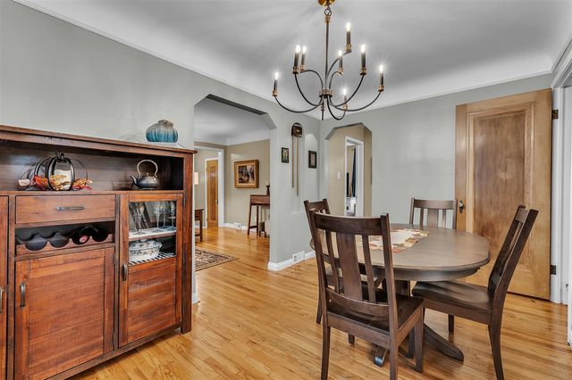 35127 Farragut, Westland, MI 48186