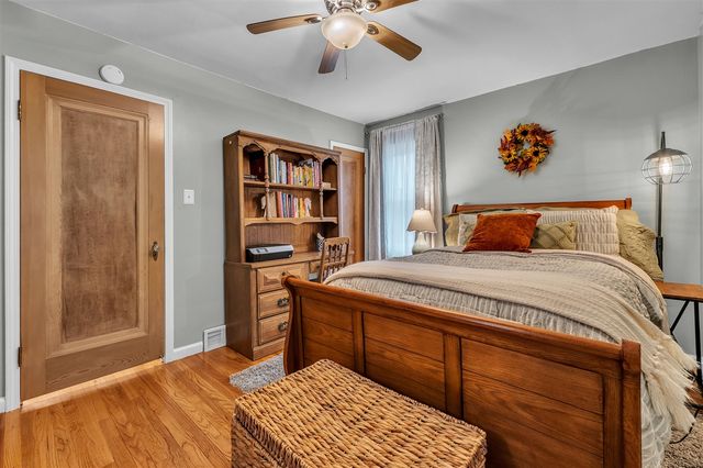 35127 Farragut, Westland, MI 48186