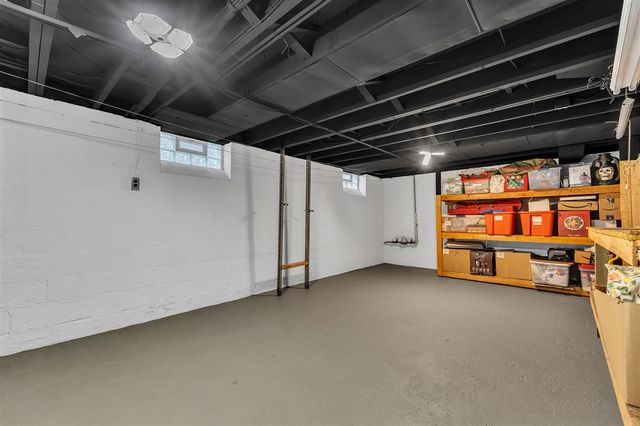 35127 Farragut, Westland, MI 48186
