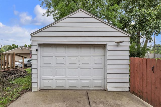 35127 Farragut, Westland, MI 48186