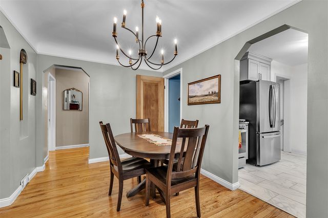 35127 Farragut, Westland, MI 48186