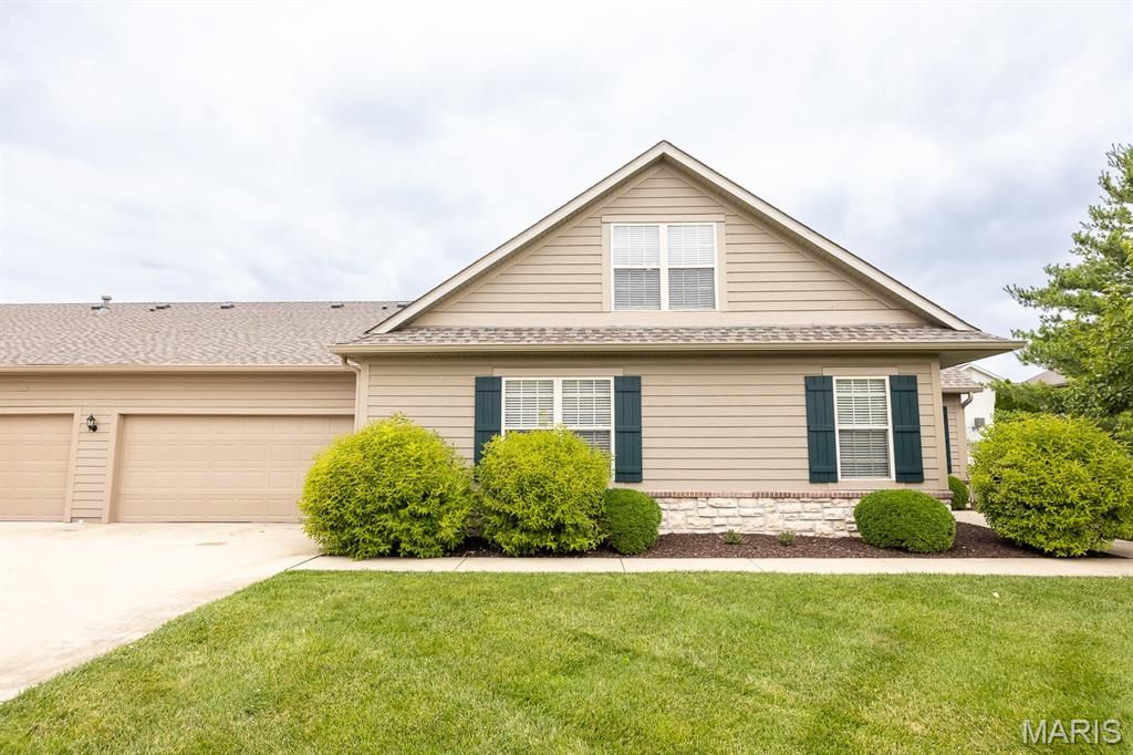 1328 Three Rivers Drive, O'fallon, IL 62269