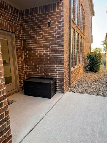 6683 Deleon Street, Irving, TX 75039