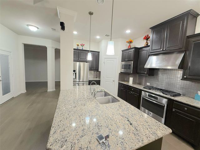 6683 Deleon Street, Irving, TX 75039