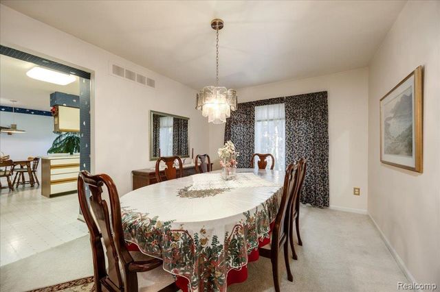 39256 Heatherbrook Drive, Farmington Hills, MI 48331