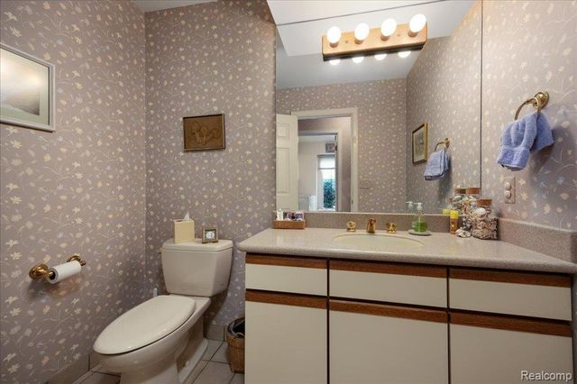 39256 Heatherbrook Drive, Farmington Hills, MI 48331